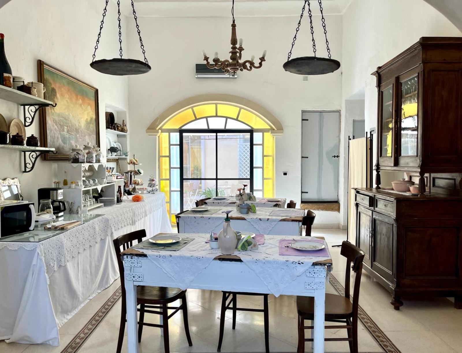 Palazzo De Castro Bed & Breakfast Squinzano ภายนอก รูปภาพ
