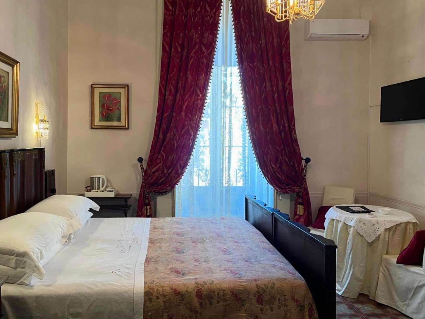 Palazzo De Castro Bed & Breakfast Squinzano ภายนอก รูปภาพ