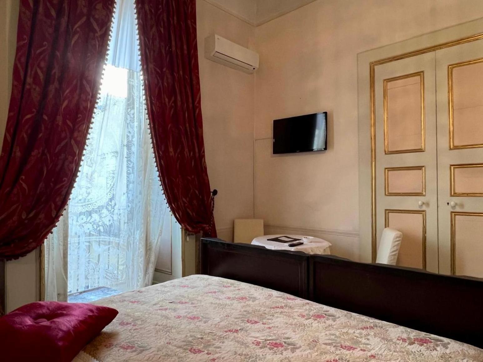 Palazzo De Castro Bed & Breakfast Squinzano ภายนอก รูปภาพ